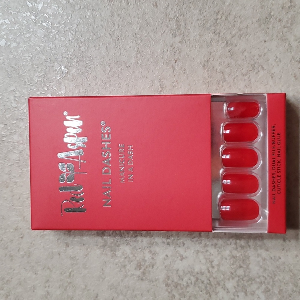 Red Aspen Nail Dashes.  Tulips For Tatum